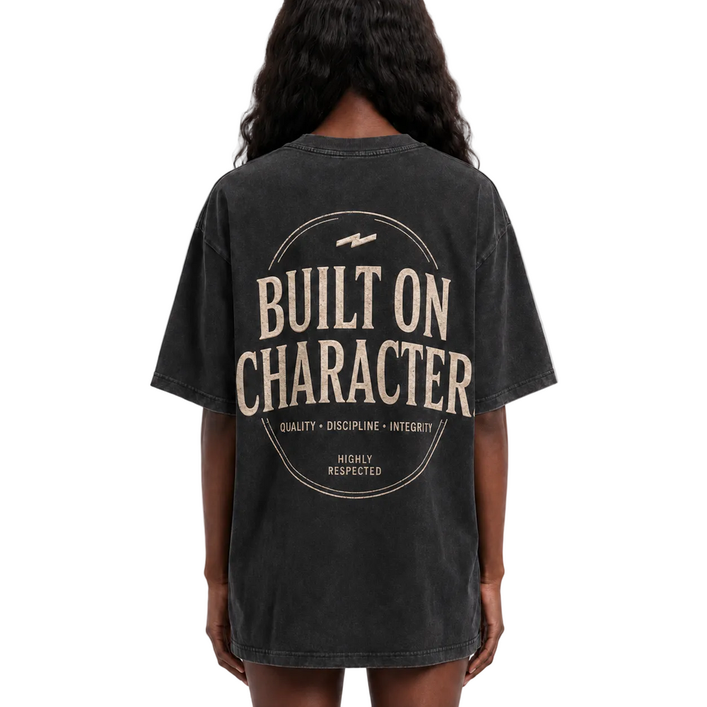 Camiseta "Construido sobre el carácter"